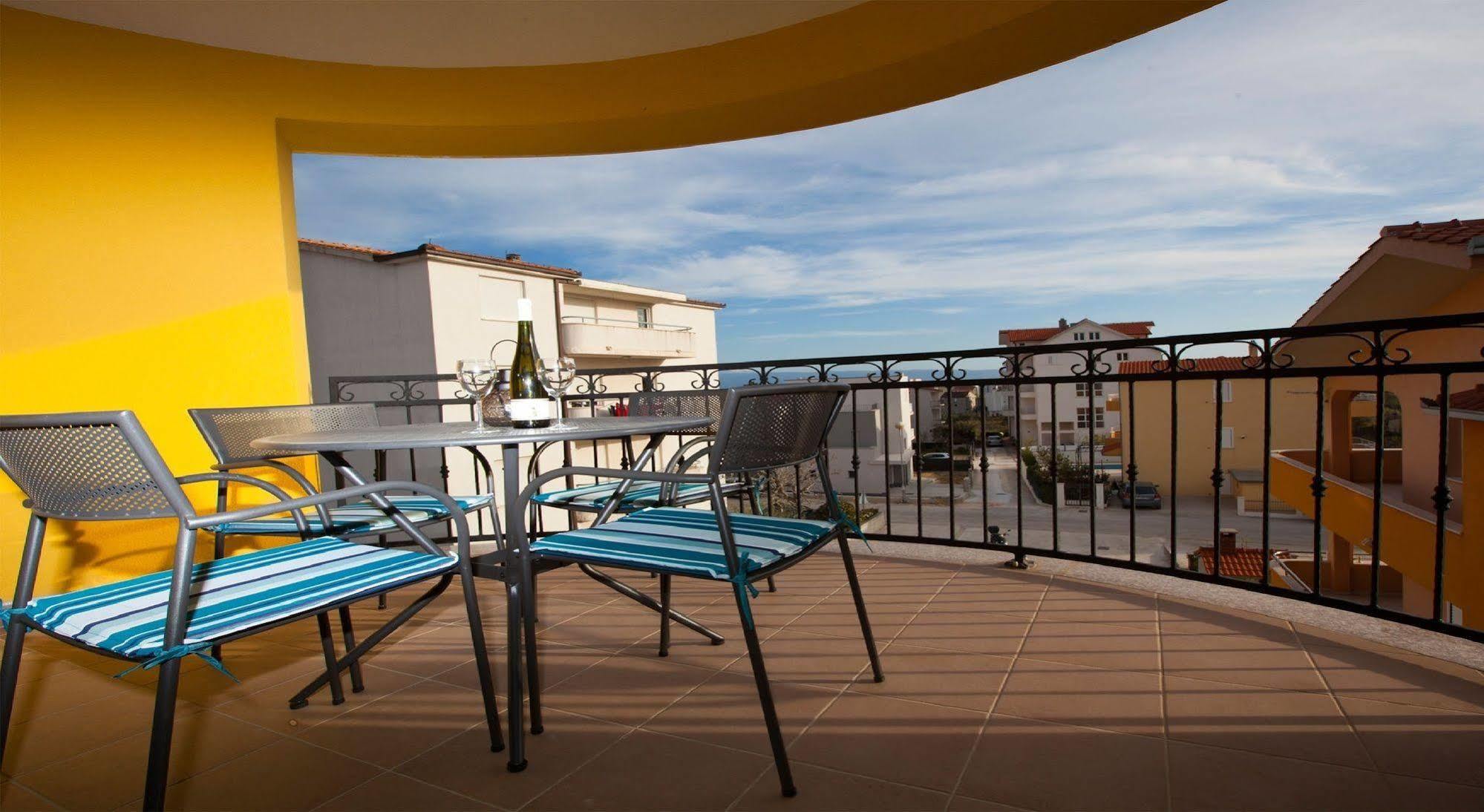 Apartments Roses Stobrec Exterior photo
